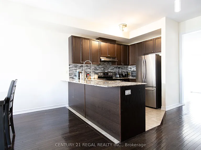 43 Tollgate St #UPPER — Photo 16