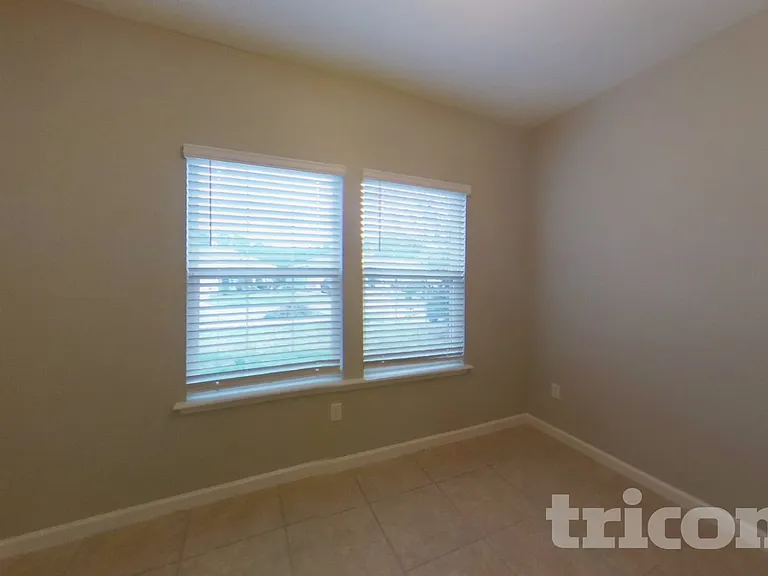 10328 Pavnes Creek Dr — Photo 14