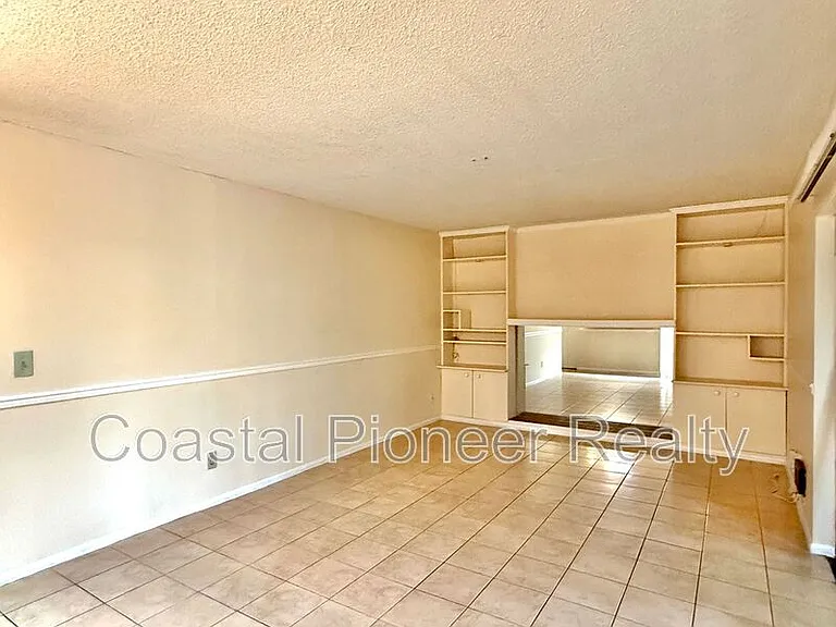 5502 Pokeweed Ct #B — Photo 6