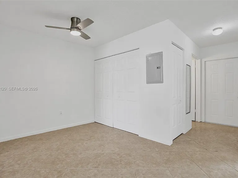 2120-2122 Thomas St #2122 — Photo 7