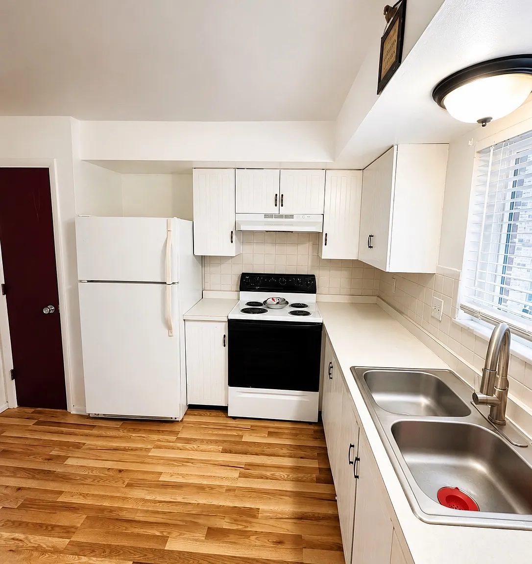 2 bed, 900 sqft, $1,050 — Photo 3