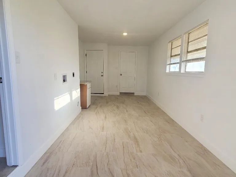 2300 Flemming Dr — Photo 5