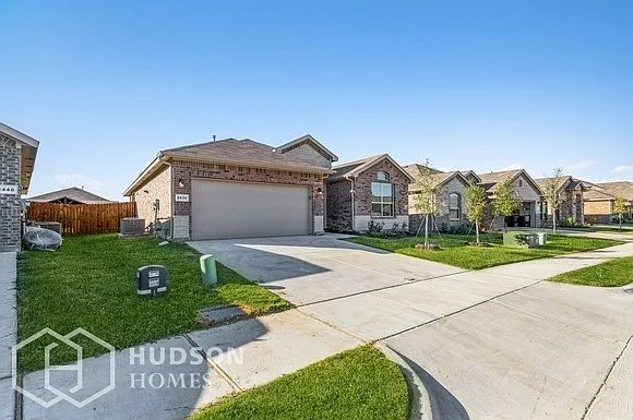 2436 Moon Ranch Dr — Photo 3