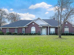 190 Country Pl, Longview, TX 75605