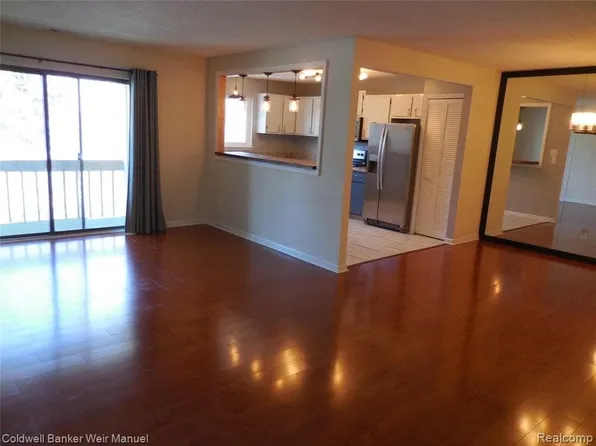 27845 Berrywood Ln Unit 63, Farmington Hills, MI 48334