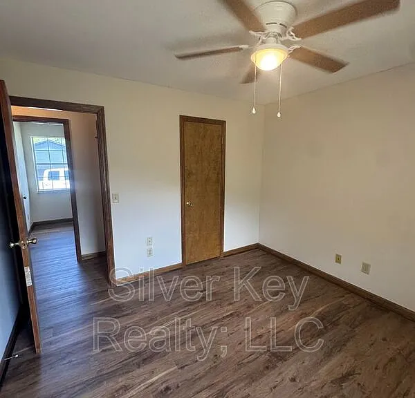 1906 N Jackson St — Photo 14