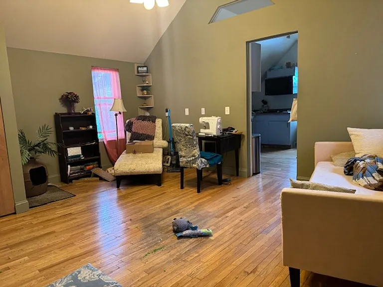 780 University Ave — Photo 12