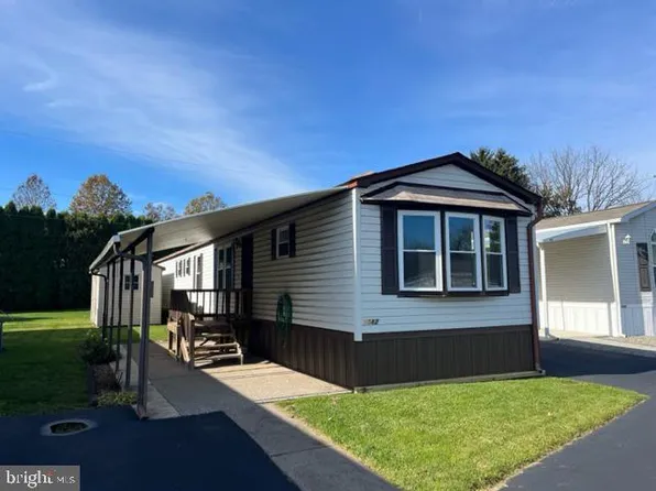 4582 Homestead Dr, Coplay, PA 18037
