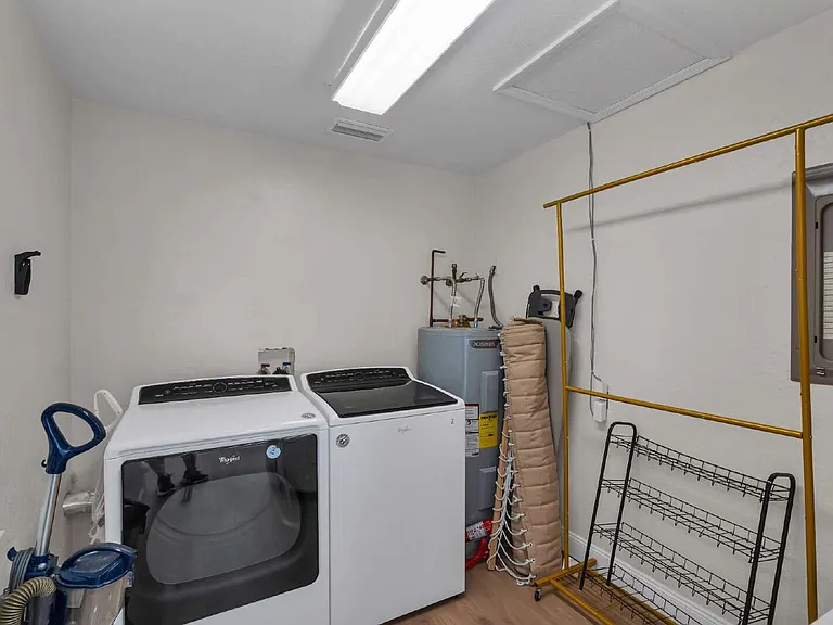 606 N Shore Dr — Photo 18