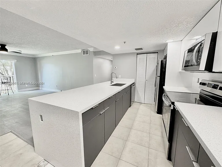 9907 Westwood Dr #242 — Photo 2