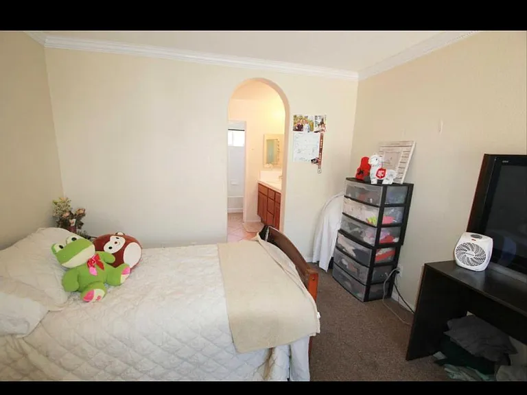 818 Almond Rd — Photo 9