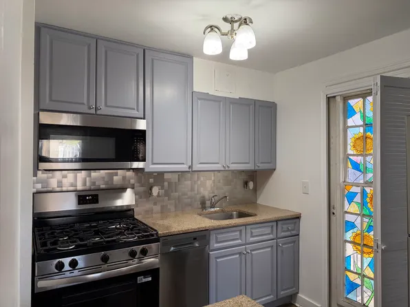 147-53 Grand Central Parkway image 1 of 18