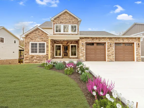 1023 Excaliber Dr, Morgantown, WV 26508