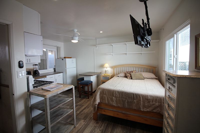 1st image of 745 San Fernando Pl #1/2