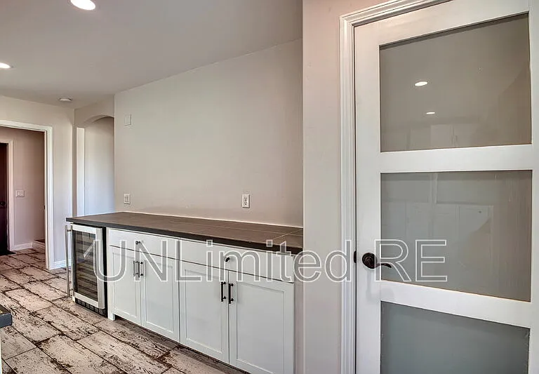 1435 Beefeater Dr — Photo 25