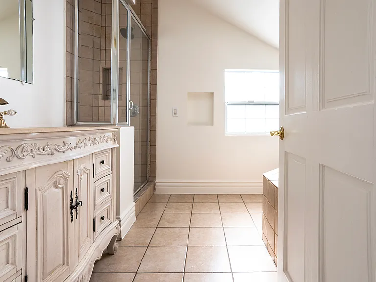 1014 N Gardner St #1015 — Photo 33