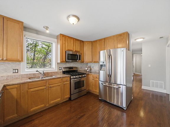 2nd image of 7501 W Irving Park Rd APT 2