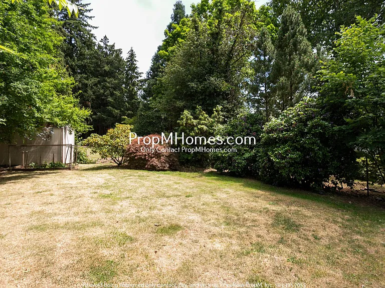 810 SW Spring Ln — Photo 25