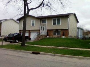 4420 Huntington Blvd, Hoffman Estates, IL 60192