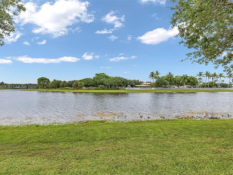 950 Marina Dr — Photo 39