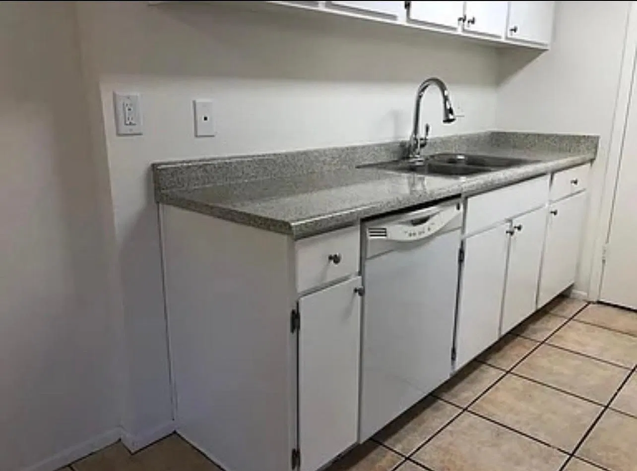 2 bed, 1200 sqft, $1,650 — Photo 2