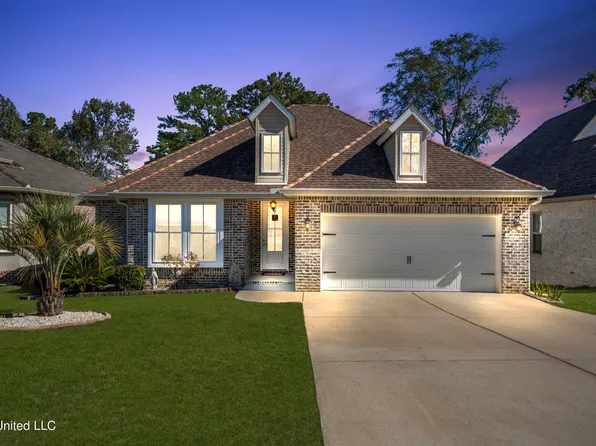 87104 Highpoint Dr, Diamondhead, MS 39525