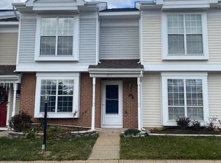 227 Saint Johns Sq, Sterling, VA 20164