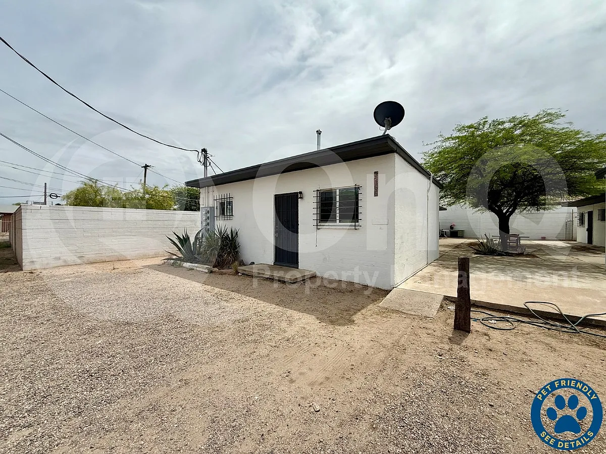 Photo 1 of 11 - 3566 E Kleindale Rd #D - Tucson, AZ Primary Photo - 3566 E Kleindale Rd #D