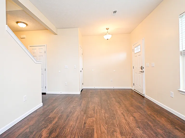 8453 Forest Valley Dr — Photo 4