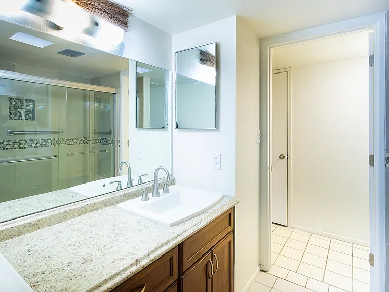 1714 W Meadow Hills Dr — Photo 23