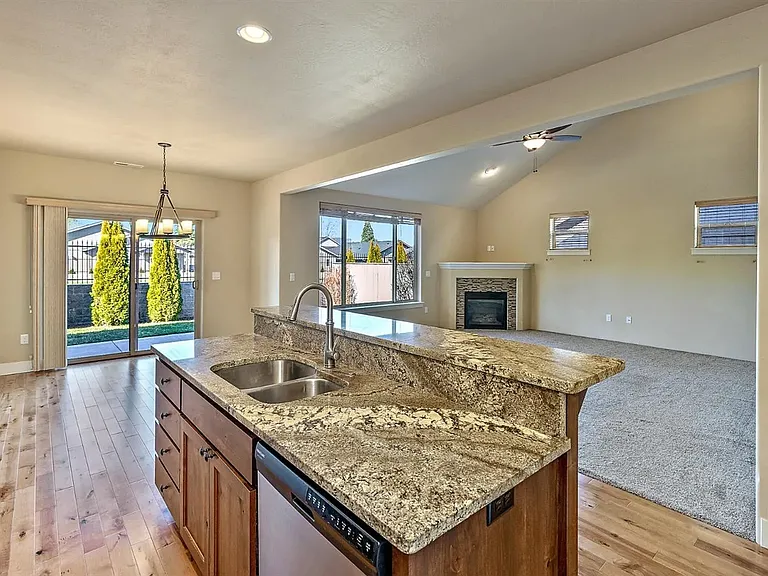 2436 Bridgewater Way — Photo 6