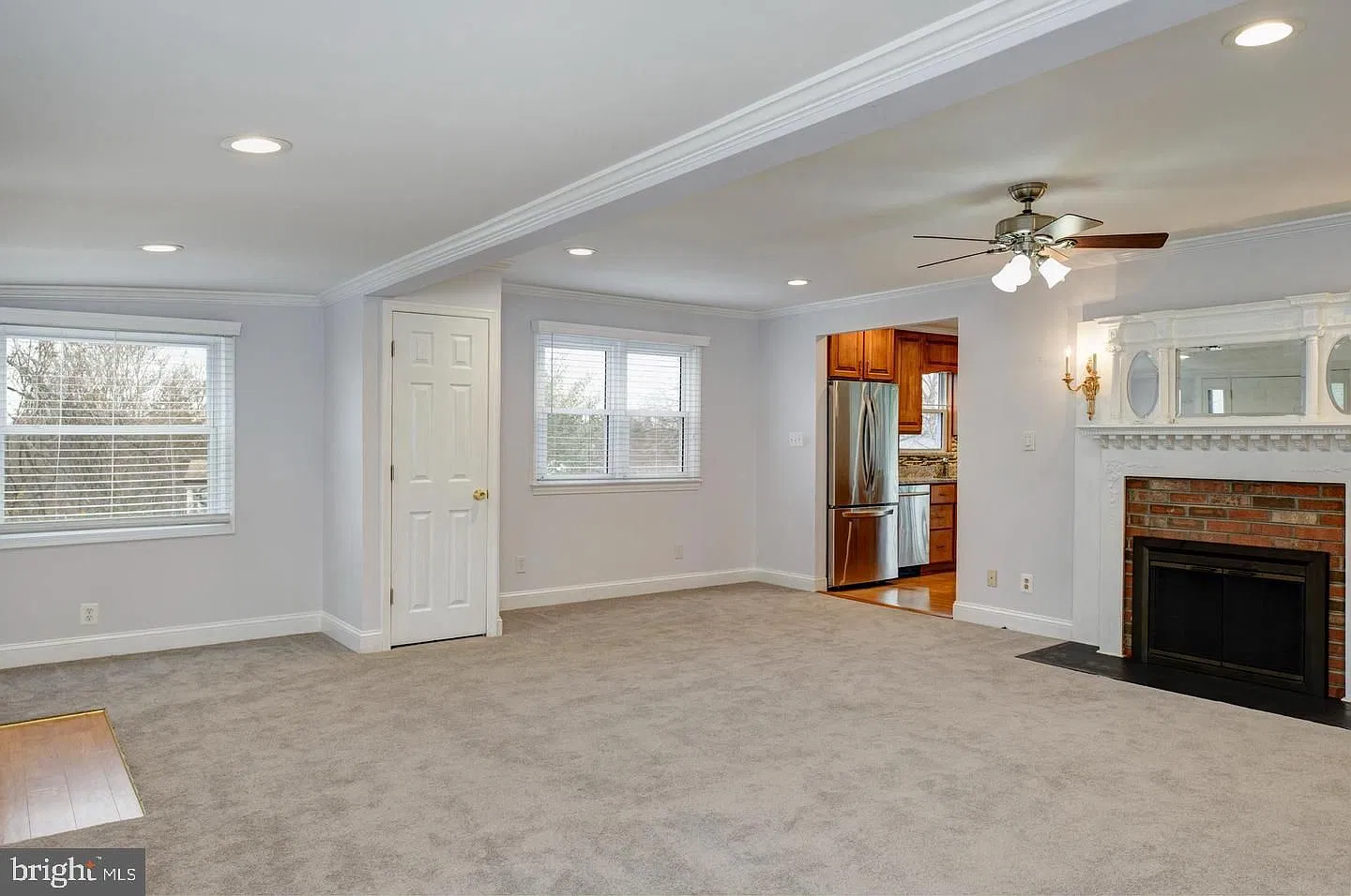 3 bed, 2.0 bath, 1860 sqft, $3,450 — Photo 2