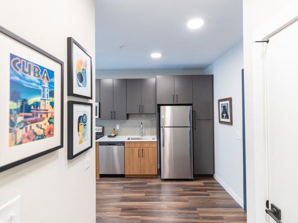 909 W Walnut St #4837774