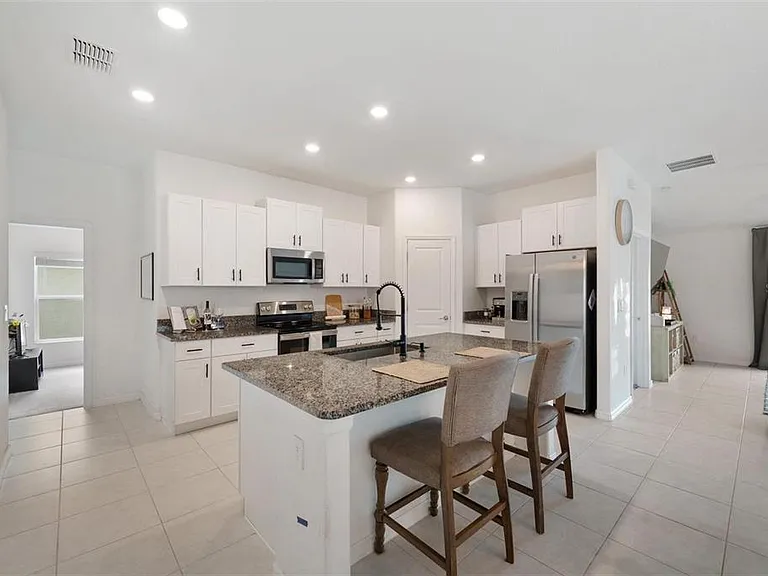 5517 Blue Azure Dr — Photo 7
