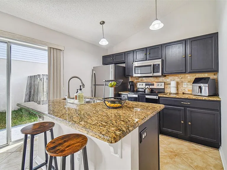 30626 Birdhouse Dr — Photo 10