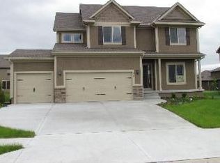 404 SW Newport Dr, Blue Springs, MO 64014