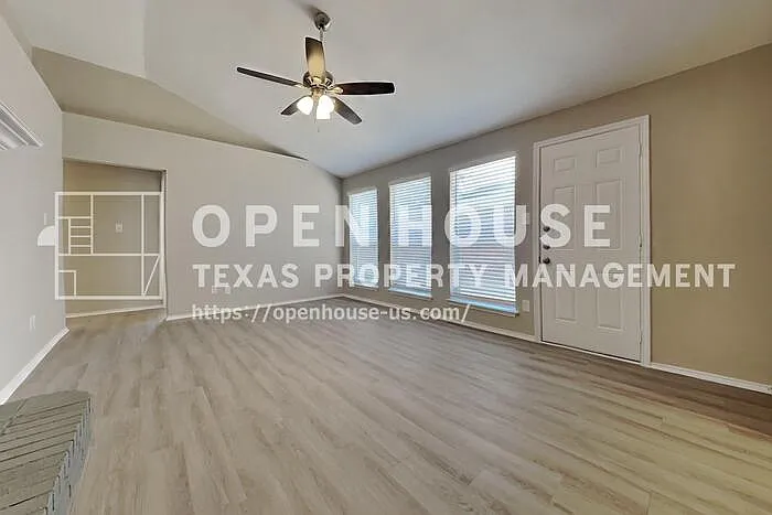 3 bed, 2.0 bath, 1228 sqft, $1,850 — Photo 3