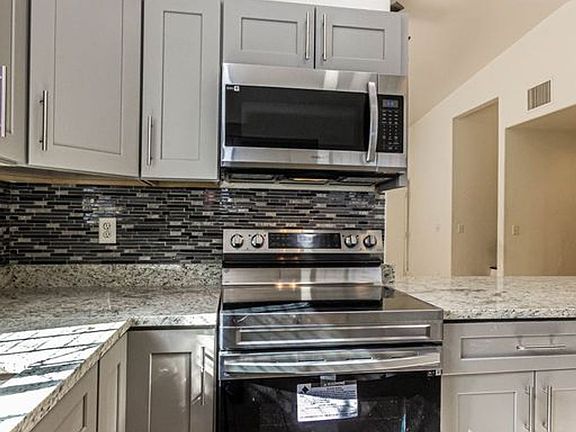 5th image of 610 E Waverly St #1 & 2