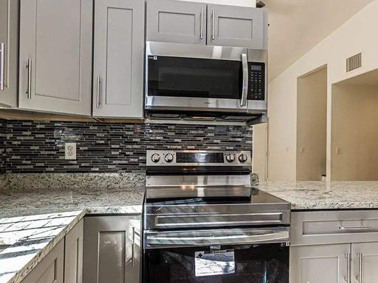 610 E Waverly St #1 & 2 — Photo 5