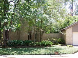 4 Autumnwood Ct, Spring, TX 77380