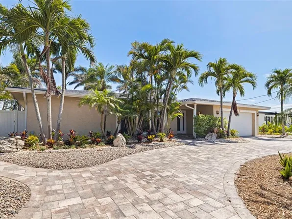 417 41st Ave, Saint Pete Beach, FL 33706