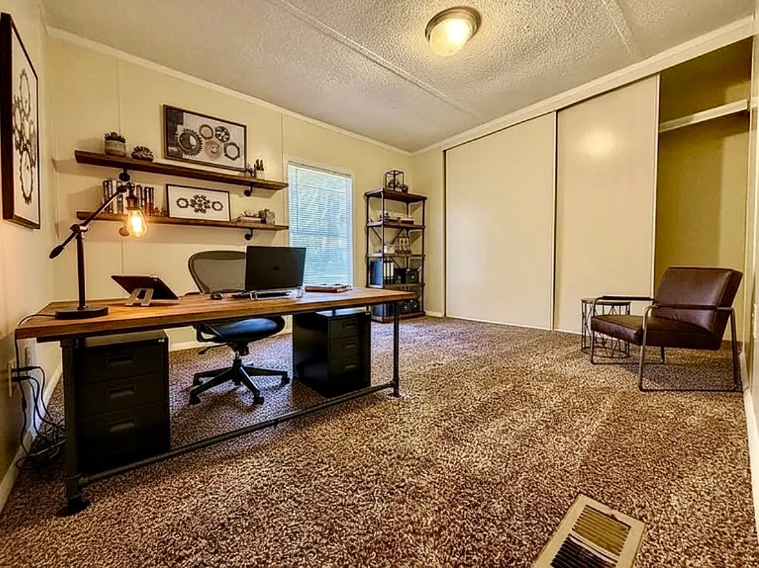 5290 Eastwood Cir — Photo 4
