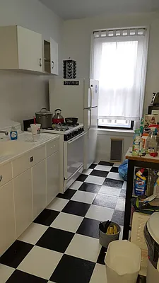 Rented by Universal Realty Group | media 29