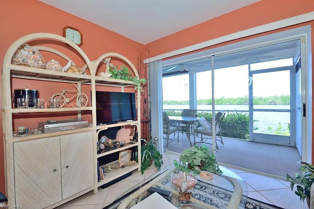 2 bed, 2.0 bath, 843 sqft, $3,000 — Photo 4