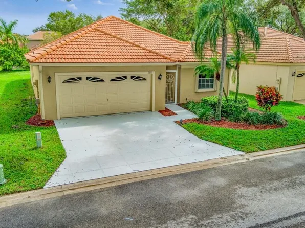 1011 Aspri Way, Riviera Beach, FL 33418