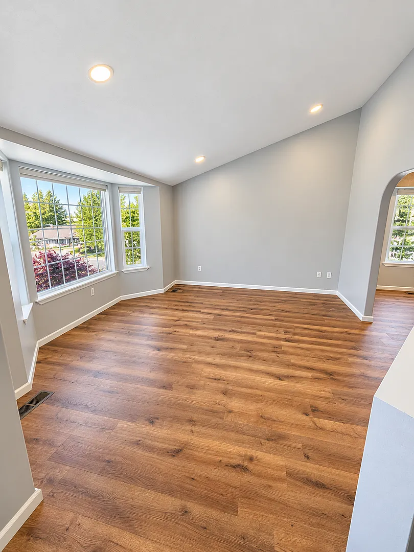 Spacious 4-Bedroom Corner-Lot Home with A/C, Fenced Yard & Covered Patio — Photo 3