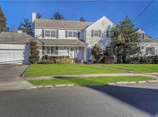 171 Hempstead Ave, Malverne, NY 11565