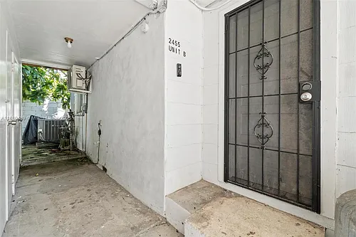2453 SW 17th St #2 Photo 1