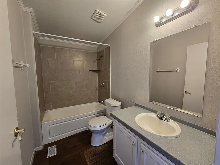 4423 Magin Meadow Dr — Photo 8