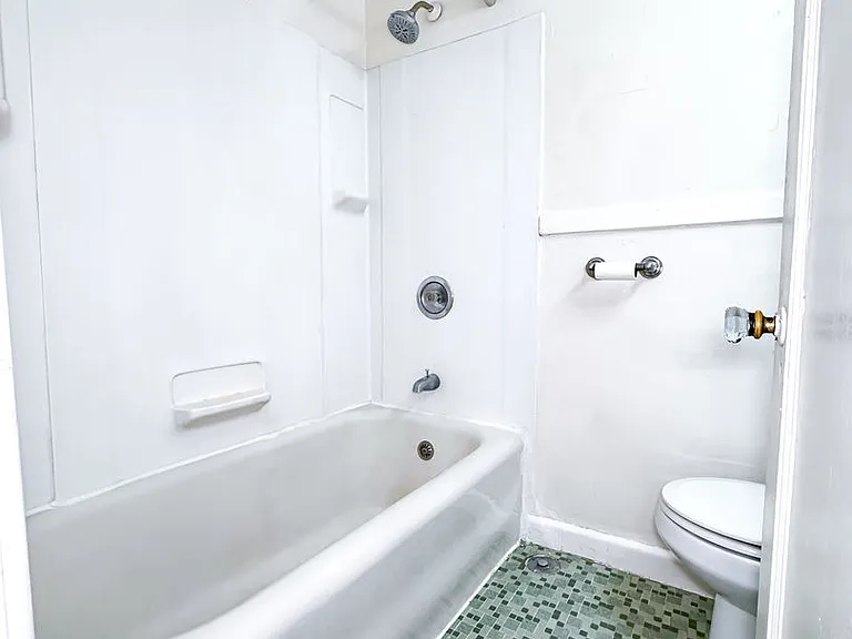 4515 Burke Ave N — Photo 13